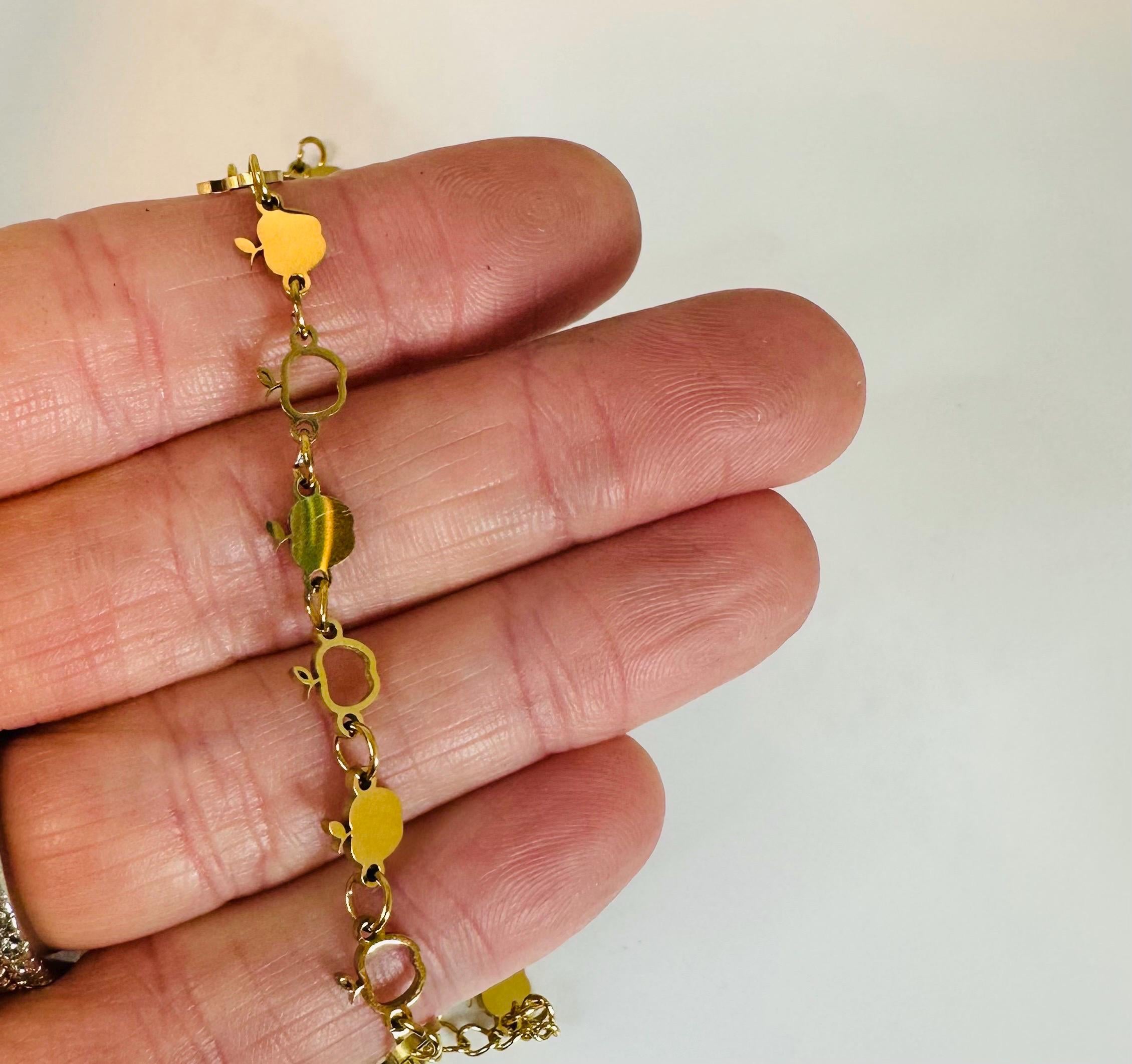 Apple Bracelet – A Unique and Thoughtful Gift for Teachers- Bulk Teacher Gifts for Her