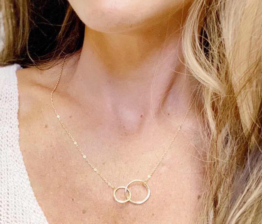 Two Interlocking Circle Necklace - 14K Solid Gold - Infinity Necklace –  Gelin Diamond